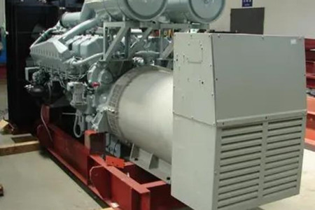 三菱發(fā)電機(jī)組油壓過(guò)低該如何處理？